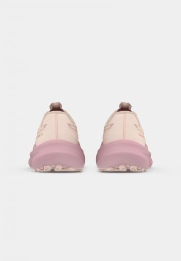 Беговые кроссовки