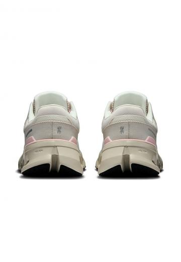 Беговые кроссовки