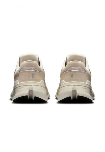 Беговые кроссовки