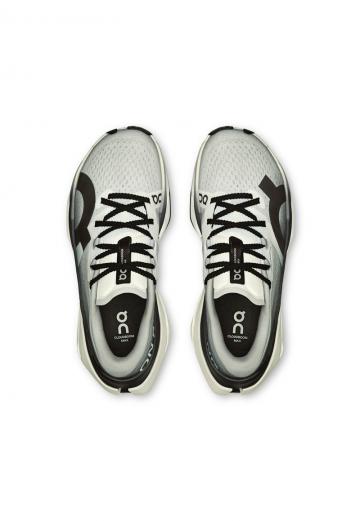 Беговые кроссовки