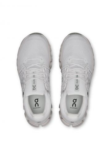 Походные кроссовки