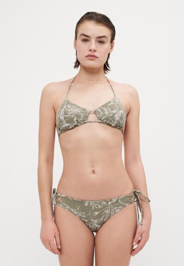 Треугольное бикини