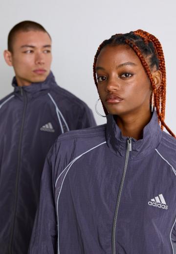 Спортивная куртка