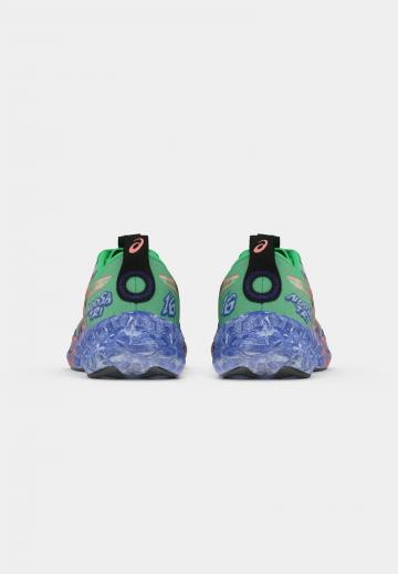 Беговые кроссовки