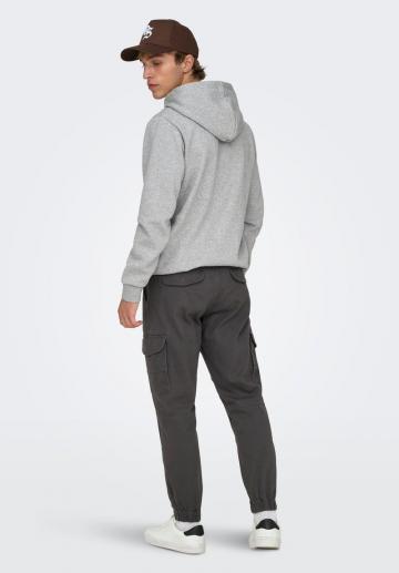 Брюки с накладными карманами