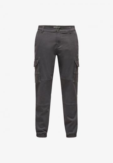 Брюки с накладными карманами