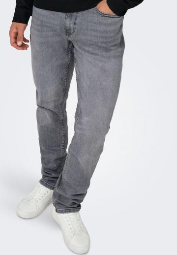 Прямые джинсы