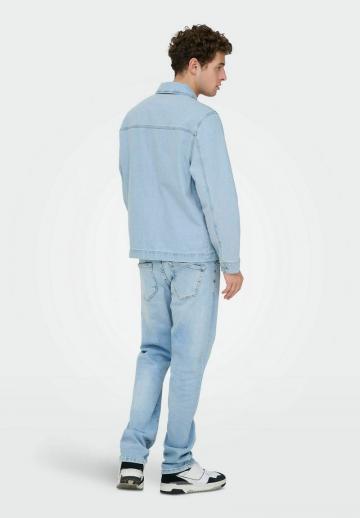 Джинсовая куртка