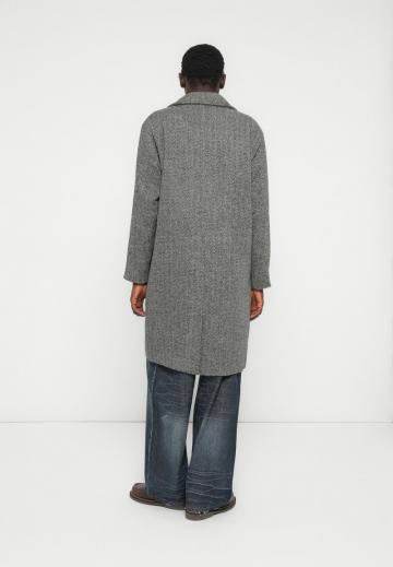 Шерстяное пальто