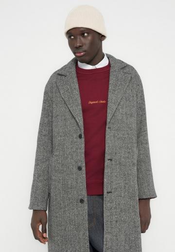 Шерстяное пальто