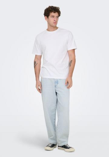 Прямые джинсы