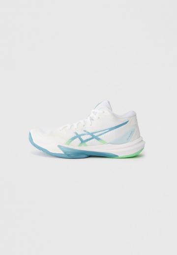 Кроссовки для зала