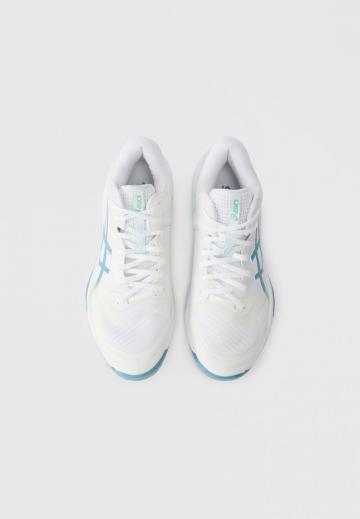 Кроссовки для зала