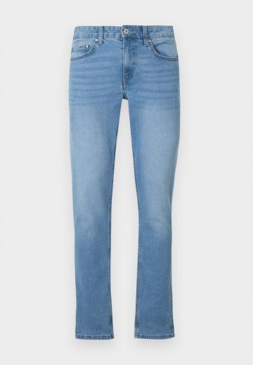 Узкие джинсы