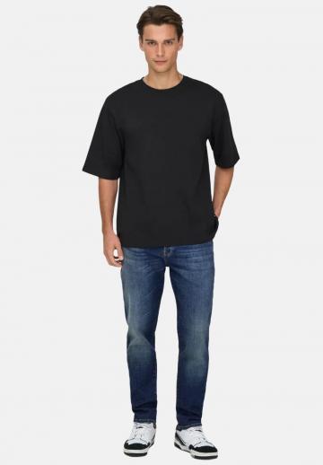 Прямые джинсы