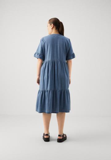 Джинсовое платье