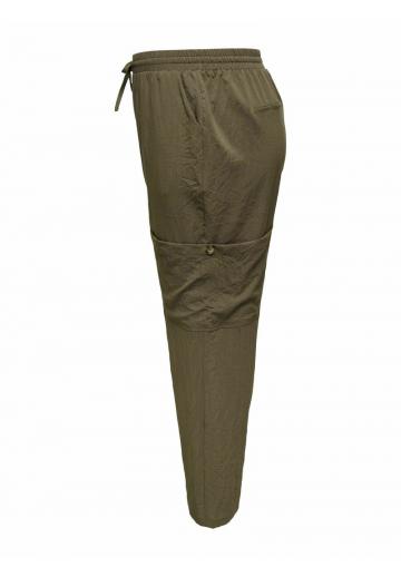 Брюки с накладными карманами