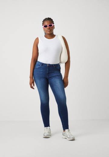 Узкие джинсы