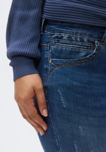 Узкие джинсы