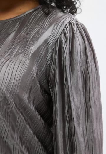 Атласная блузка