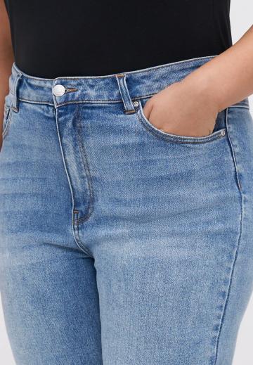 Узкие джинсы