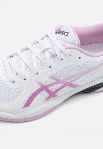 Теннисные кроссовки