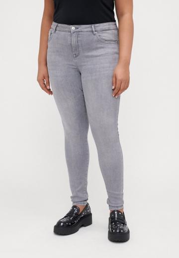 Узкие джинсы