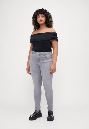 Узкие джинсы