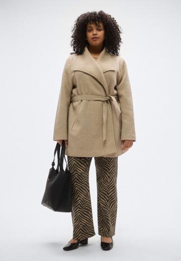 Короткое пальто