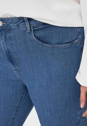 Узкие джинсы