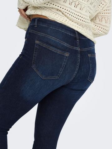 Узкие джинсы