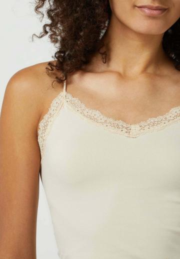 Топ на бретельках