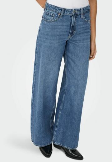Клешеные джинсы