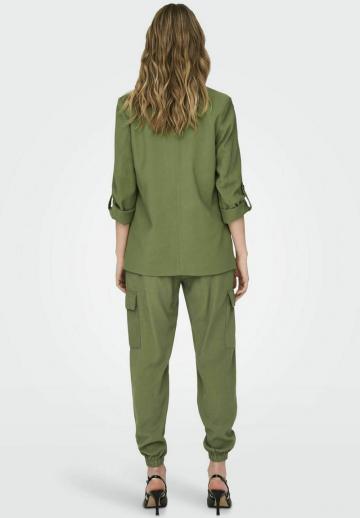 Блейзер с накладными карманами