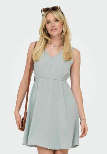 Короткое платье