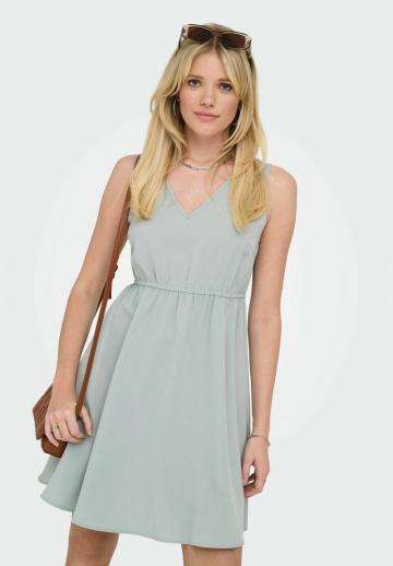 Короткое платье