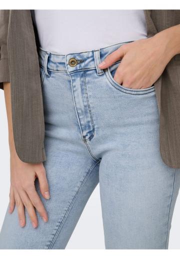 Узкие джинсы