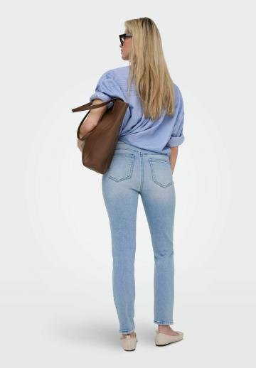 Короткие джинсы