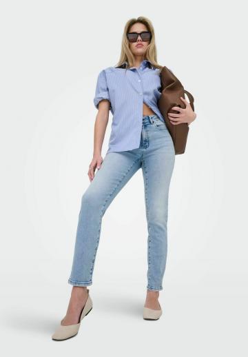 Короткие джинсы