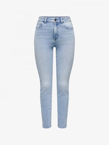 Короткие джинсы