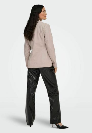 Короткое пальто