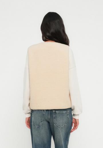 Пуховой жилет