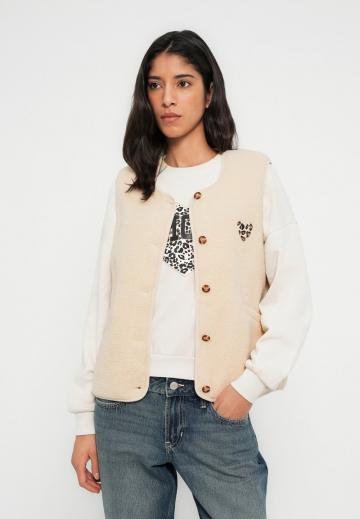 Пуховой жилет