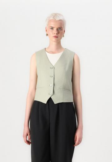 Джинсовая жилетка