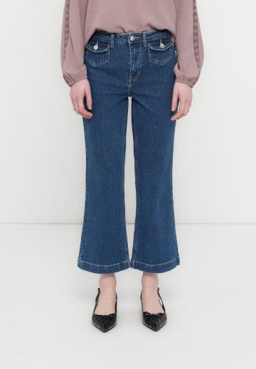 Клешеные джинсы