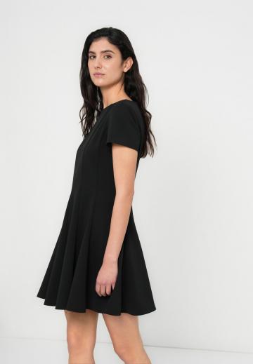 Короткое платье