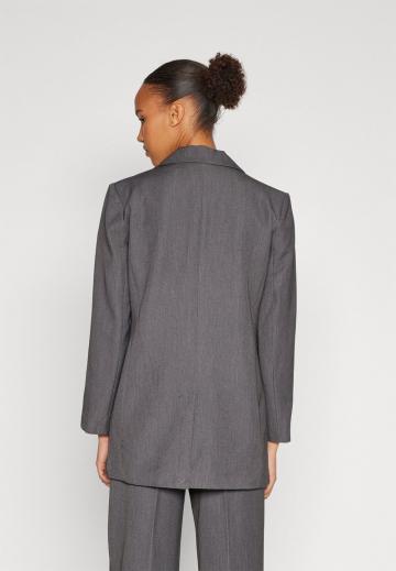 Длинный блейзер