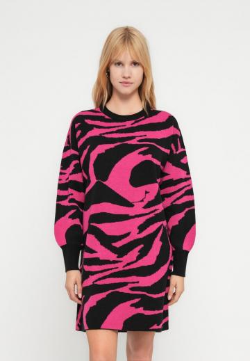 Вязаное платье