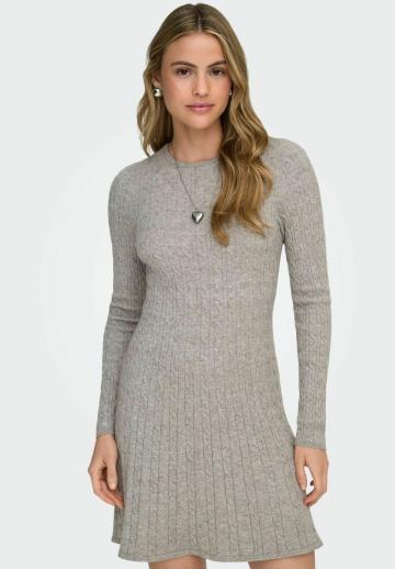 Вязаное платье