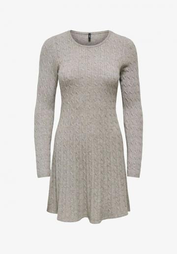 Вязаное платье